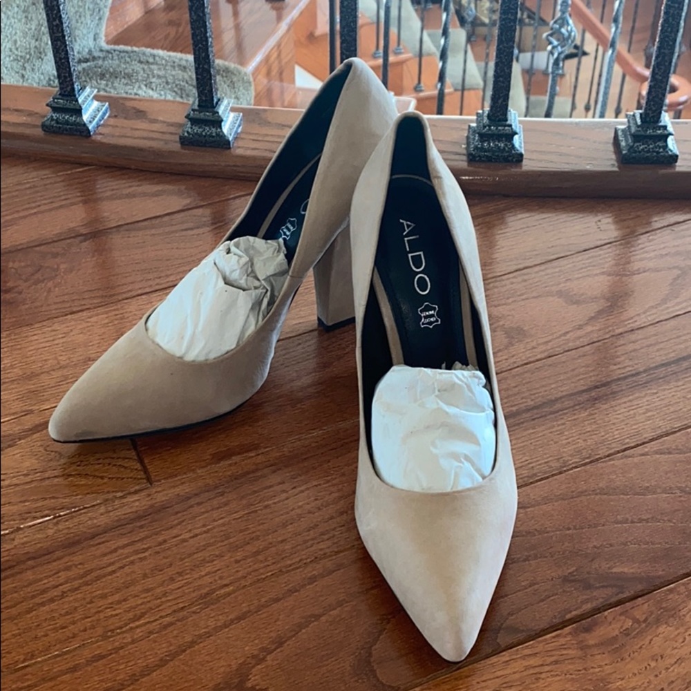 ALDO Genuine Leather Suede Pumps Sz 9 - Never Worn